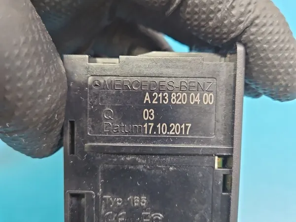 Tomada USB usada OEM A2138200400 A2139061206 image 7