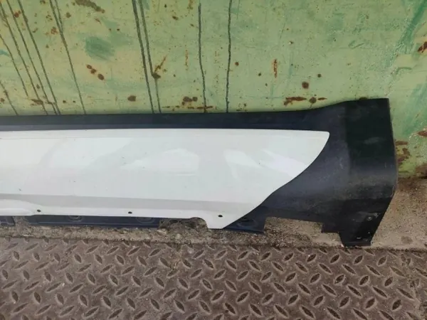Cobertura de soleira esquerda BMW X6 OEM 7176233 - Usado image 3