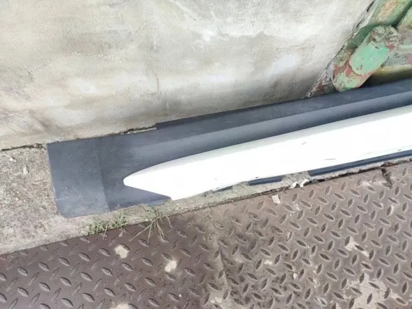 Cobertura de soleira esquerda BMW X6 OEM 7176233 - Usado image 7