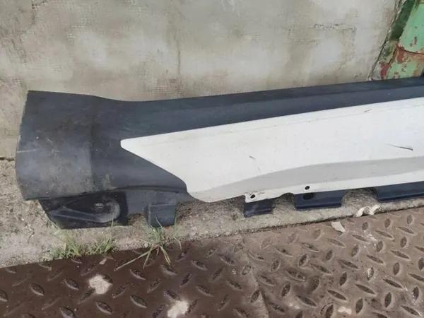 Cobertura de soleira esquerda BMW X6 OEM 7176233 - Usado image 9