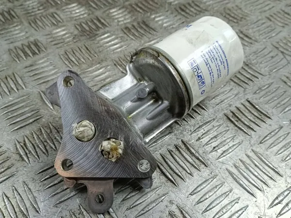 Mazda CX-9 Oljefilterhus OEM FOB55992 - Begagnad image 4