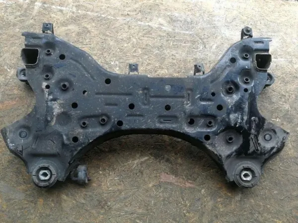 Kia OE Voorste hulpframe OEM 62401F1350 - Gebruikt image 2