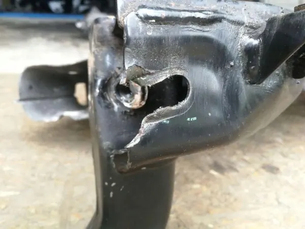 Kia OE Voorste hulpframe OEM 62401F1350 - Gebruikt image 3