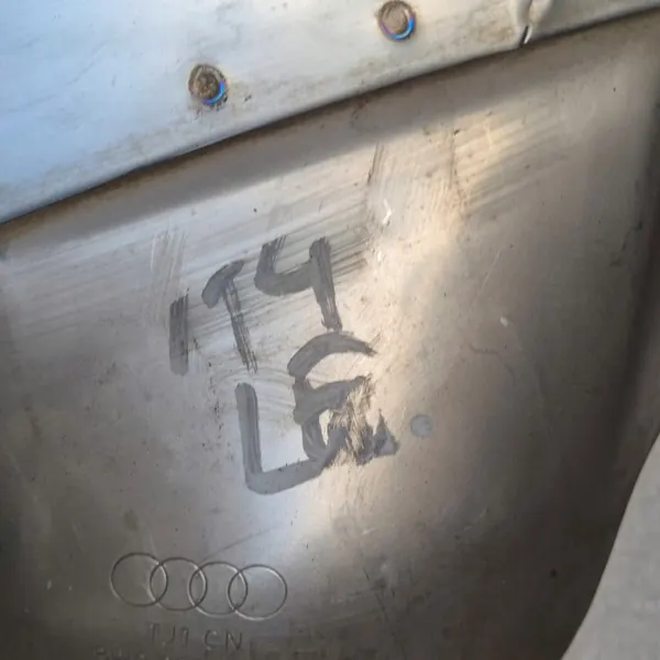 Audi A4 B9 Auspuffendstück links OEM 8W0253825L image 3