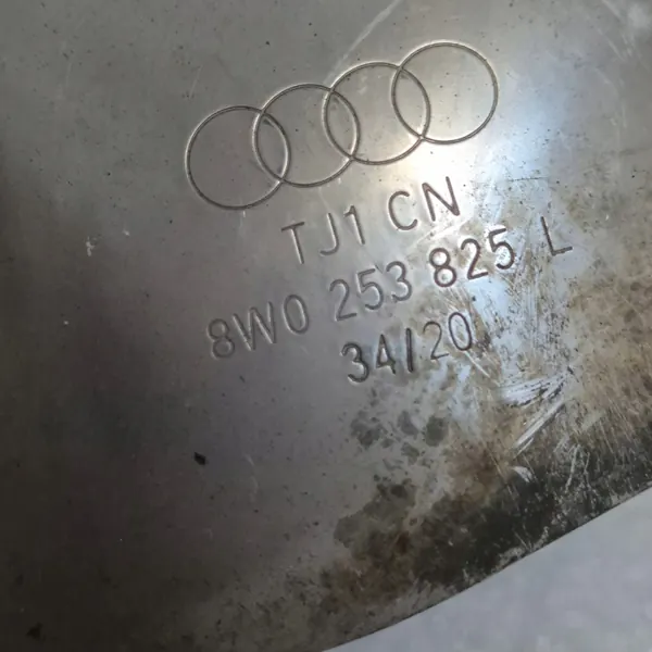 Audi A4 B9 Auspuffendstück links OEM 8W0253825L image 4