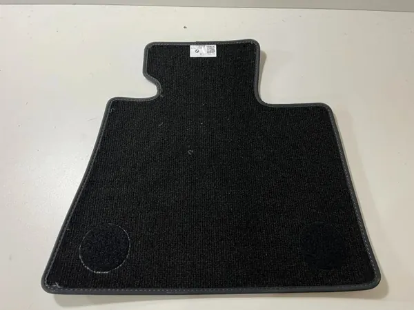 Tapis auto BMW X7 G07 OEM 5A40B27 - État utilisé image 3