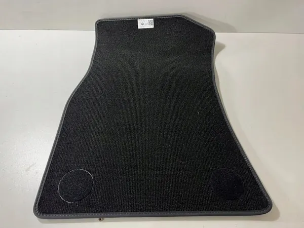 Tapis auto BMW X7 G07 OEM 5A40B27 - État utilisé image 5