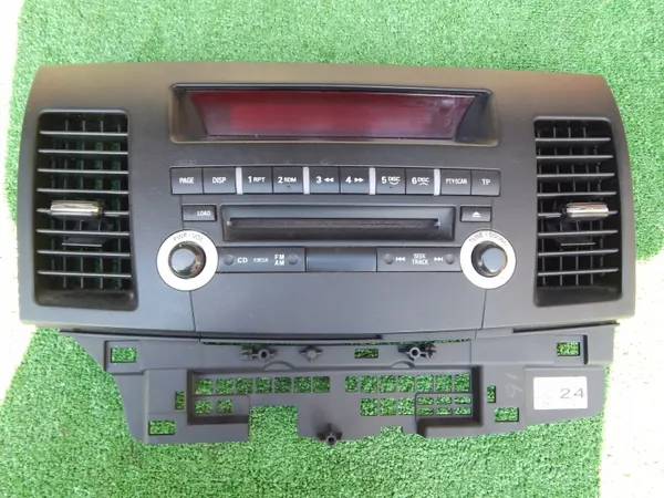 Mitsubishi Lancer VIII radio CD ventilatierooster OEM 8002A378XA image 2