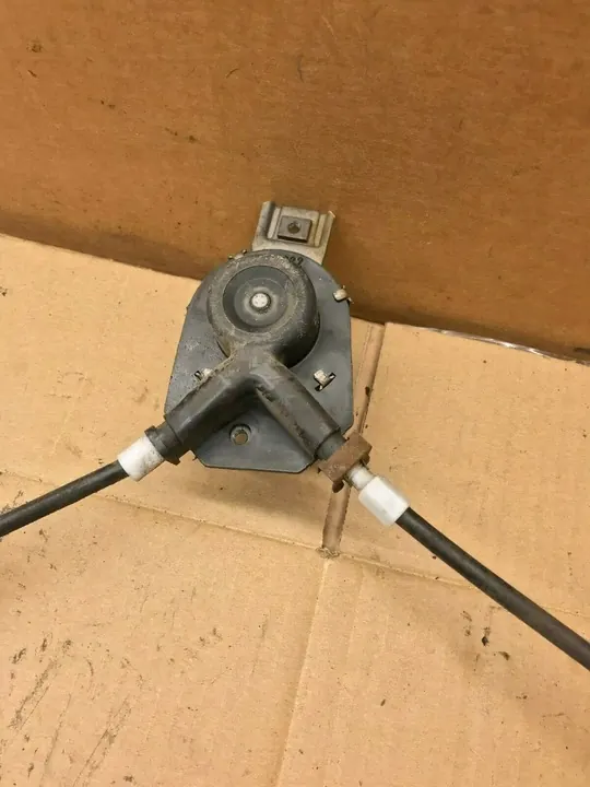 Volkswagen Golf II 1984 Oikea Ikkunannostin image 8