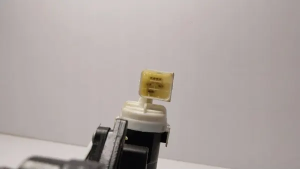 OEM 9883257 Vasen etuoven moottori BMW 7 G70 image 4