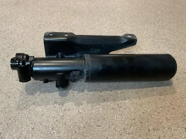 Audi RS6 C7 Pneumatisk Fördelare OEM 4G0616813A image 4