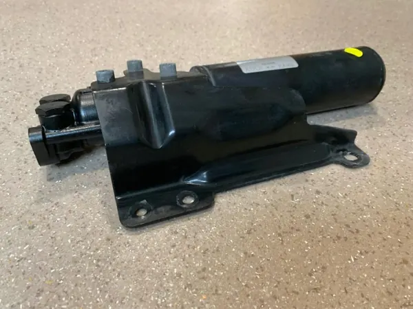 Audi RS6 C7 Pneumatisk Fördelare OEM 4G0616813A image 7