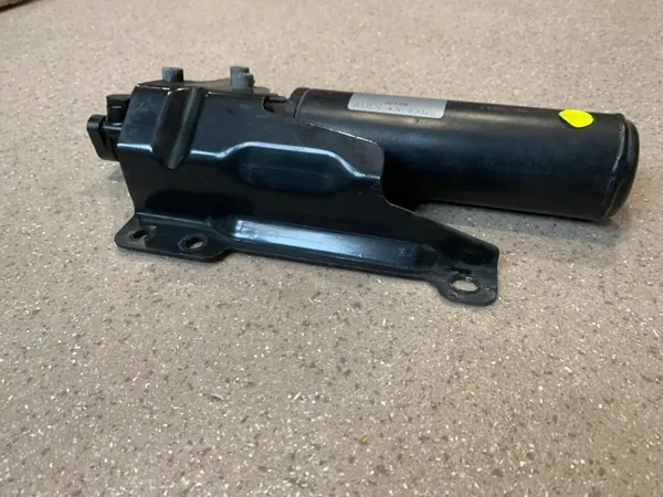 Audi RS6 C7 Pneumatisk Fördelare OEM 4G0616813A image 8