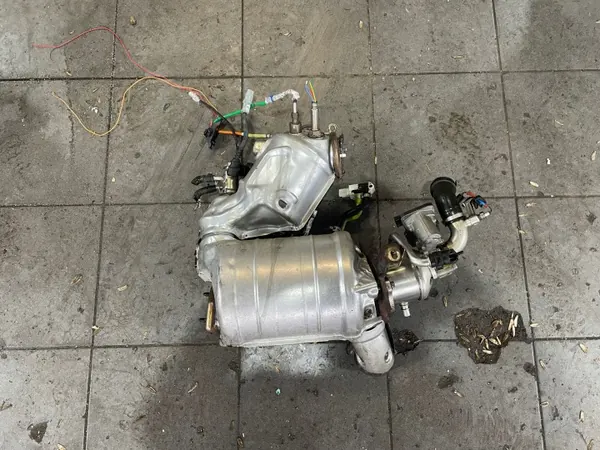 DPF-Katalysator Renault Trafic III OEM 208A06174R image 2