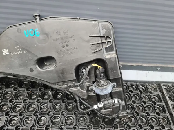 Réservoir lave-glace BMW U06 OEM 8492094 - Occasion image 3