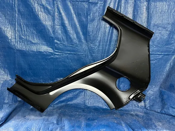 VW GOLF 6 HB bakskärm höger image 2