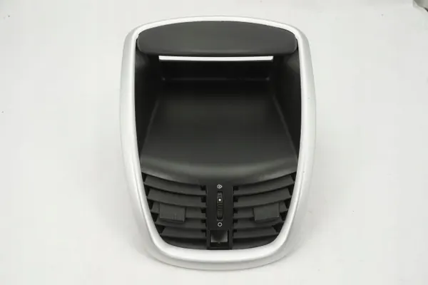 Grelha de ventilação usada OEM 9682994477 para Peugeot 206+ image 2