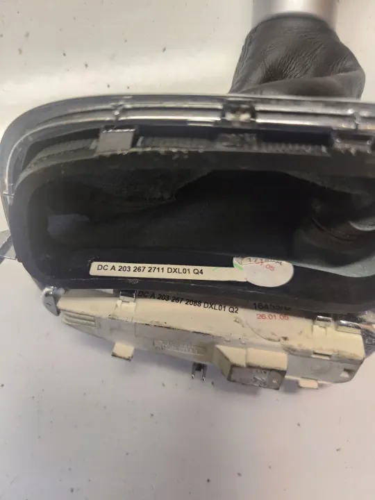 Mercedes C W203 Pookhoes OEM A2032672711 image 3
