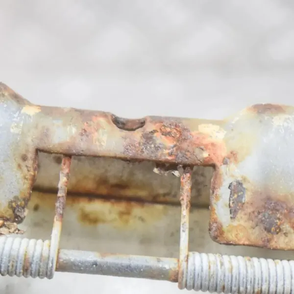 Polttoainesäiliön kansi OEM 1077500506 Mercedes-Benz SL image 5