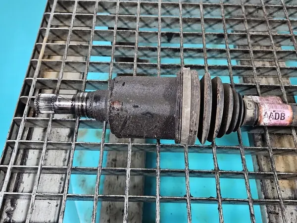 Vänster framaxel Chevrolet Cruze 1.6 16V Manuell image 2