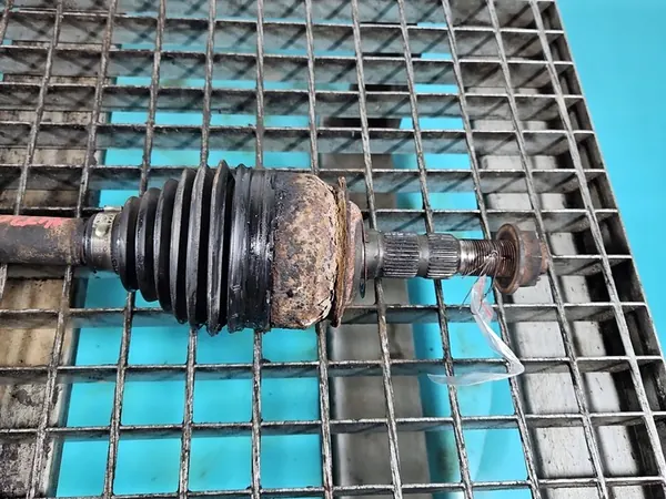 Vänster framaxel Chevrolet Cruze 1.6 16V Manuell image 3