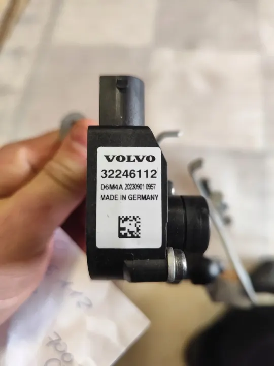 Strålkastarnivåsensor Höger Bak Volvo OEM 32246112 image 3