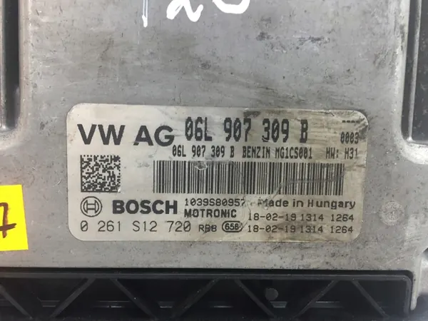 AUDI A3 ECU 0261S12720 06L907309B image 3