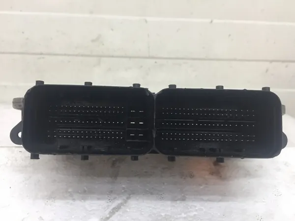 AUDI A3 ECU 0261S12720 06L907309B image 4