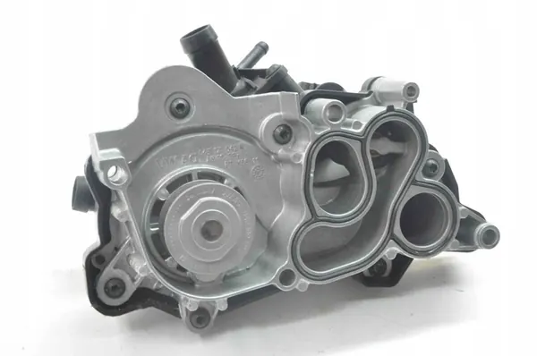 Pompa acqua VW Passat Variant B8 1.4L 2015 04E121042M image 3
