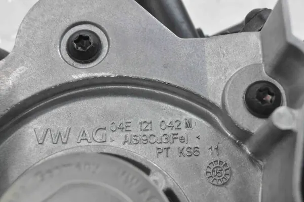 Pompa acqua VW Passat Variant B8 1.4L 2015 04E121042M image 4