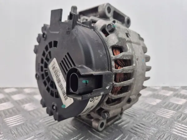 Vaihtovirtageneraattori Mercedes-Benz E300 CDI A0009067400 image 2