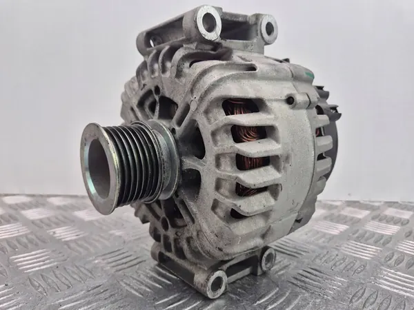 Vaihtovirtageneraattori Mercedes-Benz E300 CDI A0009067400 image 4