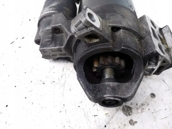 Arrancador BMW 1 2.0L Diésel 2009 OEM 7823700 image 3
