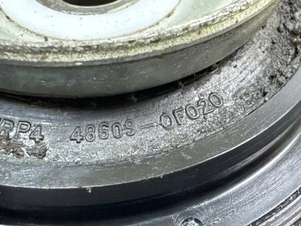 Conector de resorte delantero Toyota Avensis T270 2010 486090F020 image 4