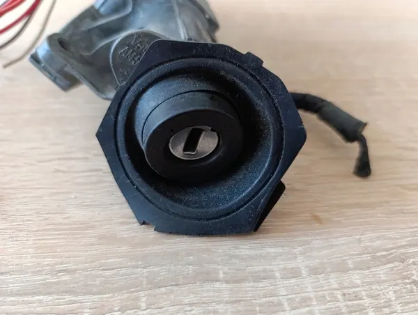 SEAT IBIZA Sytytyskytkin avaimella 4B0905851C image 5