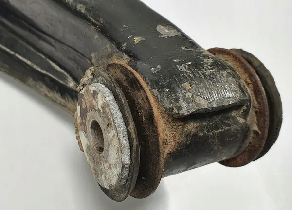 Braccio di Controllo Posteriore Sinistro VW Passat B5 4B0505311 image 3