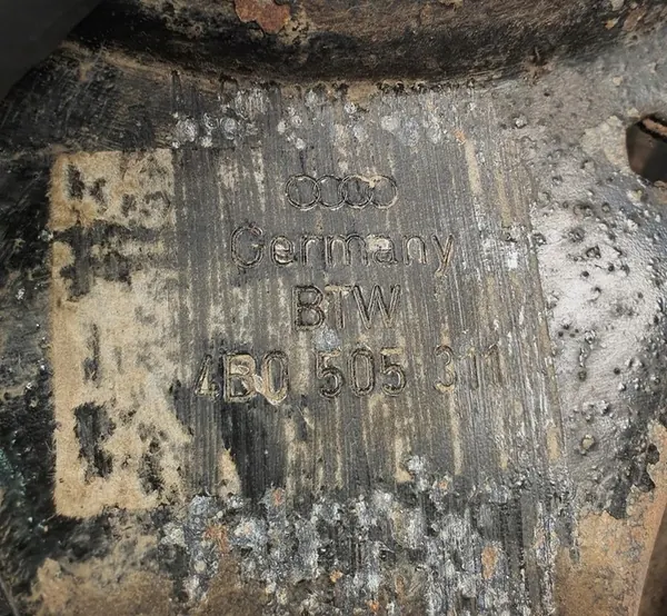 Braccio di Controllo Posteriore Sinistro VW Passat B5 4B0505311 image 6