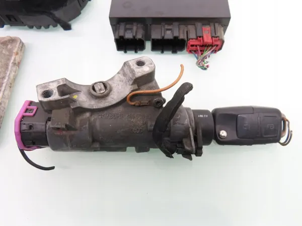 Calculateur Moteur SEAT OEM 06A906019BR image 7