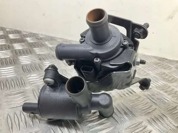 Audi OE 059121012A extra vattenpump image 2