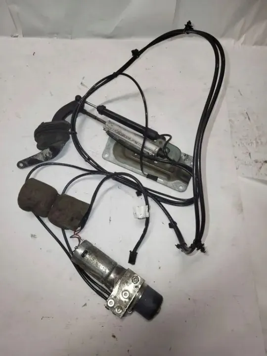 Hydrauliikkapumppu OEM X50A08350046 Mercedes-Benz GL:lle image 2