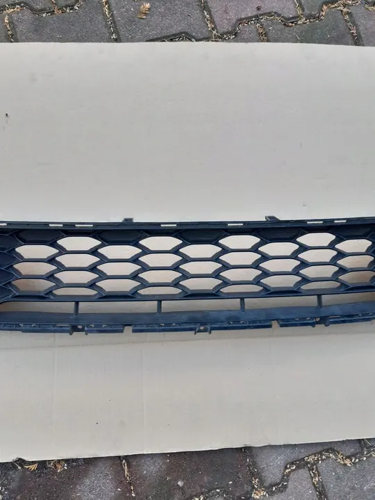 Grille de pare-chocs avant KIA CEED III 86560-J7000 image 3