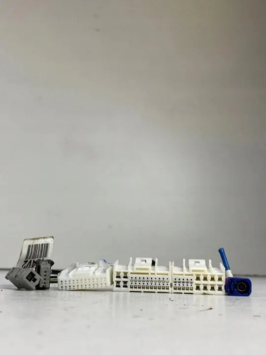 Enchufe radio Hyundai I40 OEM 96560-3z000 - Usado image 4