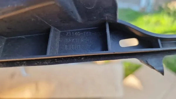 Honda Jazz 15- Support de phare avant droit 71140-T5R-A00 image 2