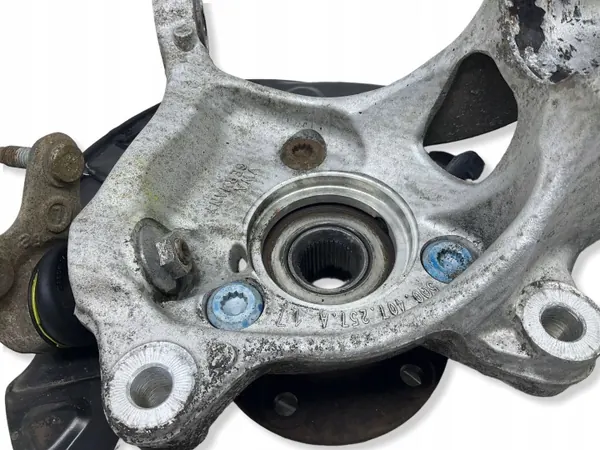 OEM 5Q0407257A Framhjulsnav - Begagnad Volkswagen image 4
