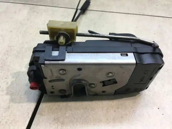 Fechadura Porta Traseira Esquerda OEM 13128115 Astra H Caravan image 5