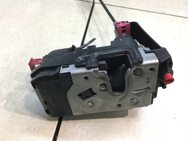 Fechadura Porta Traseira Esquerda OEM 13128115 Astra H Caravan image 6