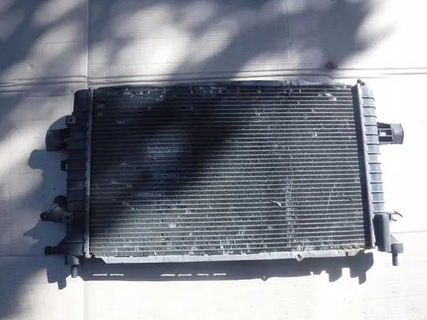 Opel Vattensradiator Astra H image 2