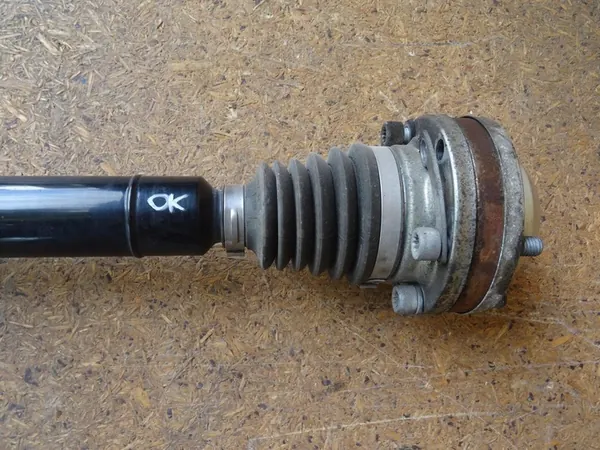 AUDI Q3 8U 2.0 TDI Höger Framdrev 5N0407762F image 3