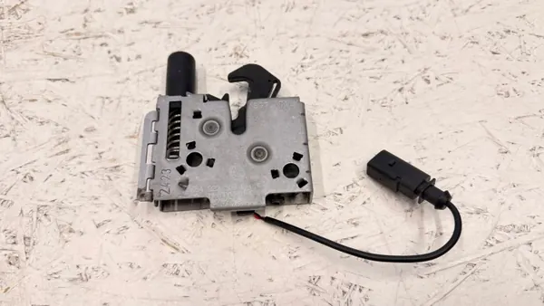 OEM 654823509A Skoda Scala Motorkapslot - Origineel image 2