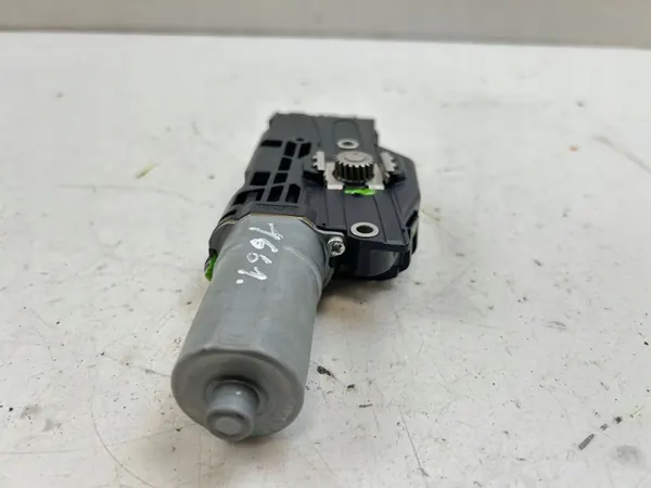 Moteur de toit ouvrant Land Rover Evoque II OEM K8D253508AA image 3